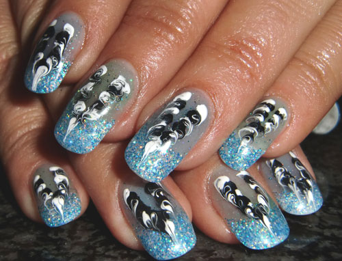 Glitzerfrench Blau - mit Nailart in Schwarz und Weiß