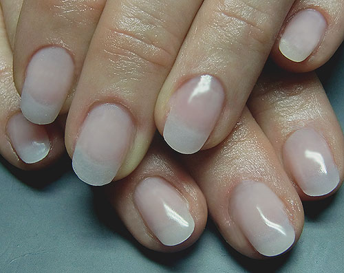 http://www.nageldesign-nailart.de/Bilder/acrylnaegel-natur/natuerliche-kunstnaegel.jpg