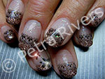 Nageldesign-Nailart von Petra Rivers - Peri-Nails - Gold-Glitzer-French mit Stamping Spitze und auf den Ringfingern schwarze Blützen mit Strasssteinen verziert